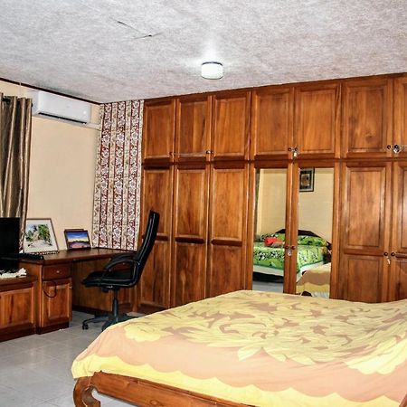 Tahiti - Sanny'S Place Family Room & Poo Punaauia  Exteriör bild