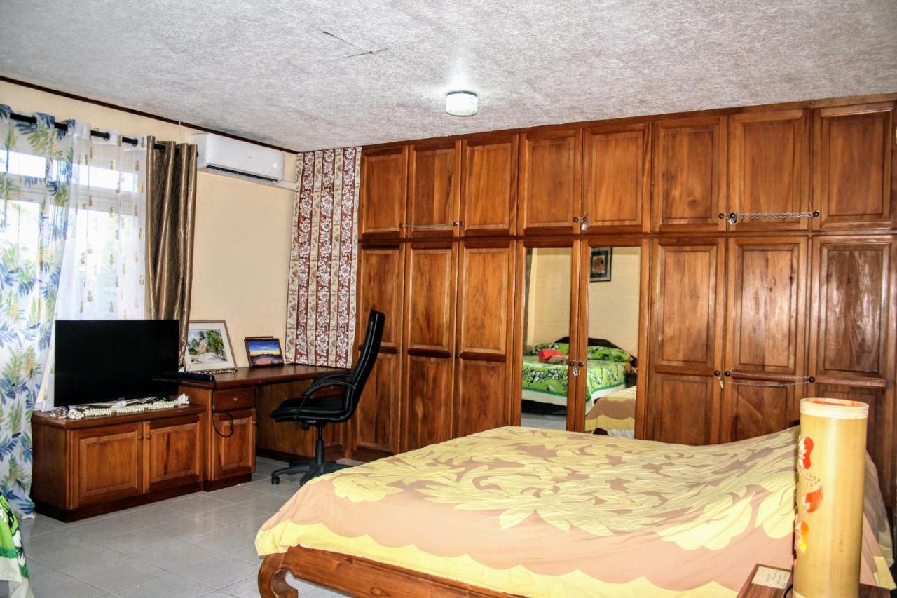 Tahiti - Sanny'S Place Family Room & Poo Punaauia  Exteriör bild